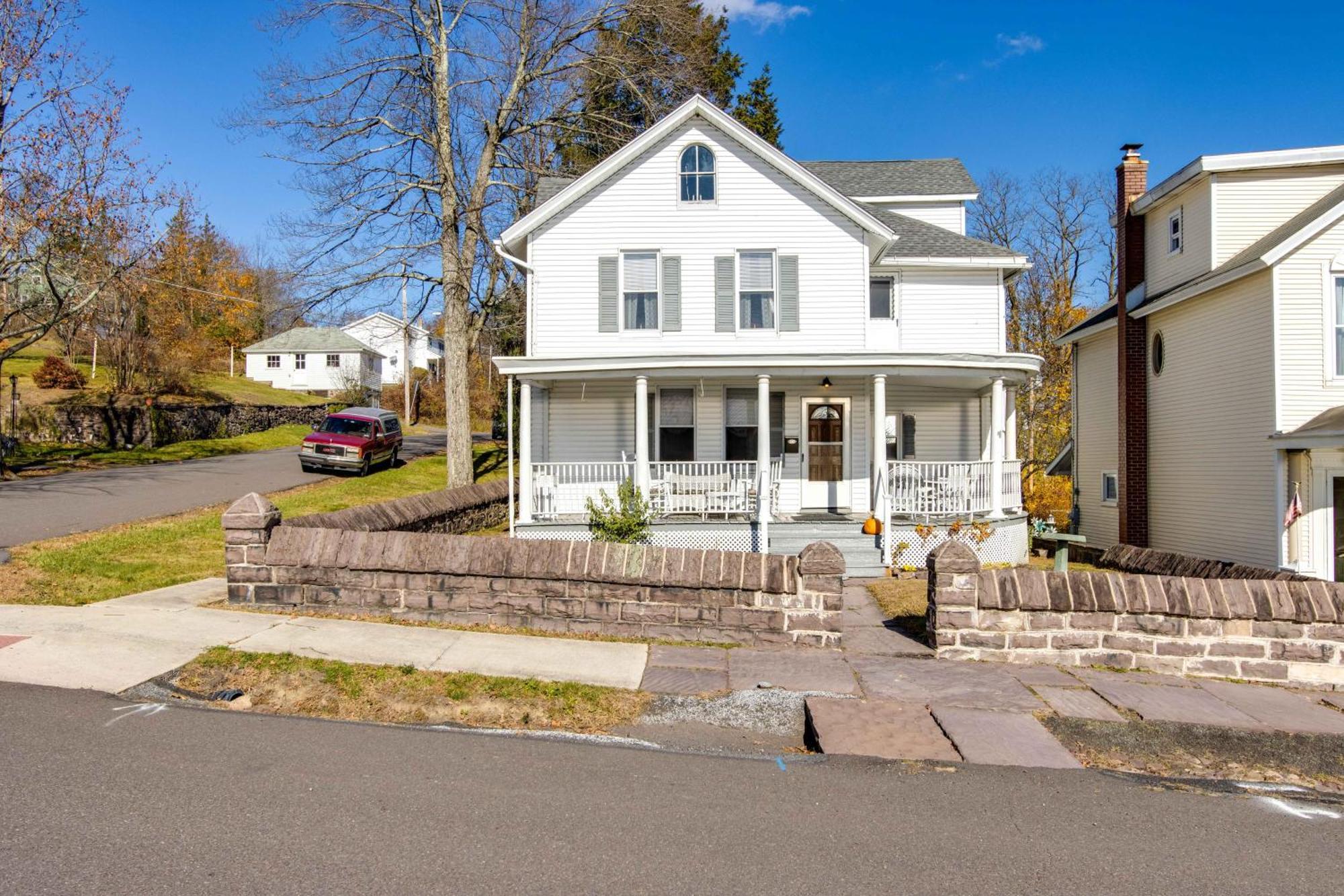 Victorian Home With Porch 6 Mi To Hickory Run Park! 화이트 해이븐 외부 사진