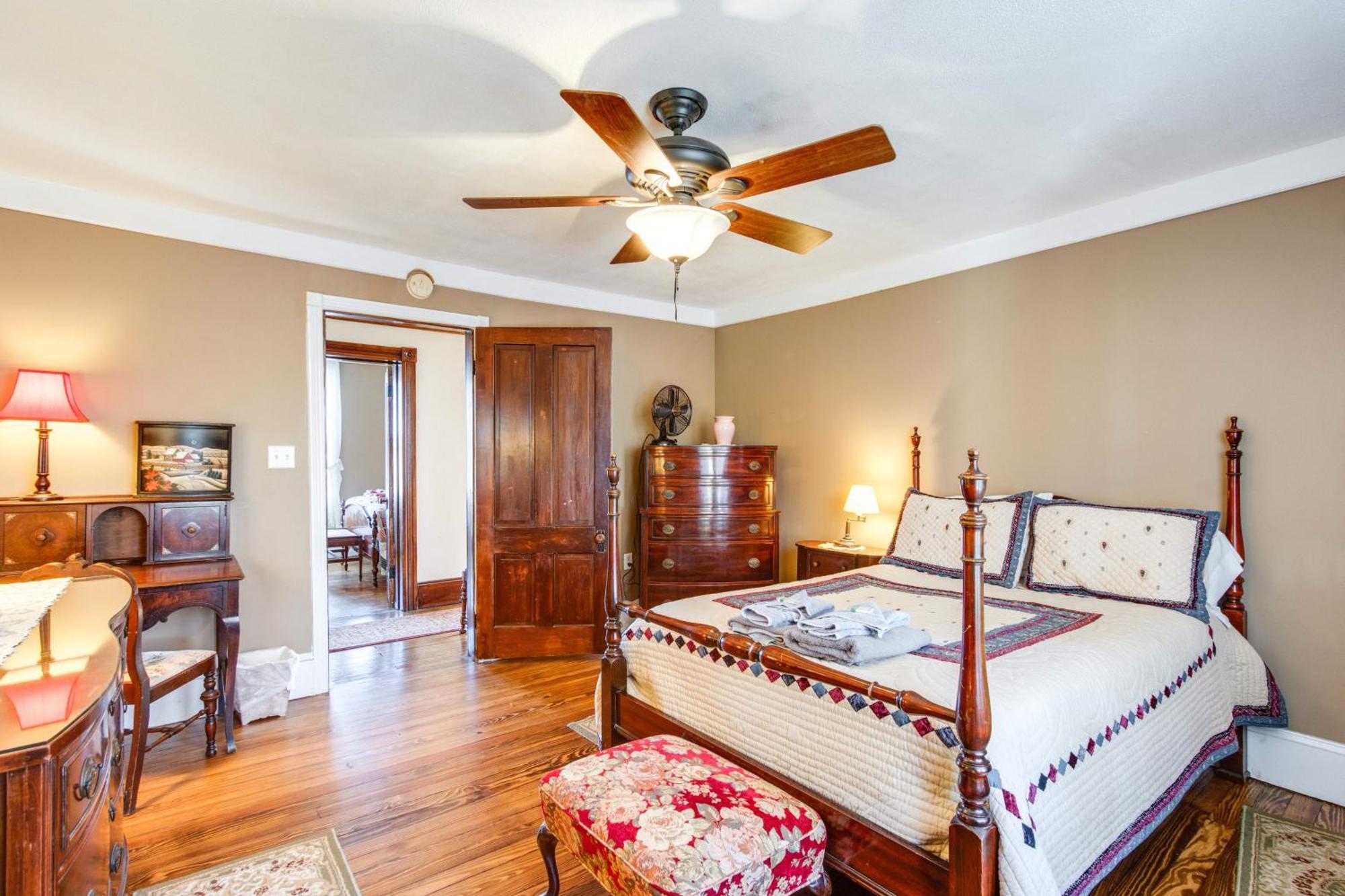 Victorian Home With Porch 6 Mi To Hickory Run Park! 화이트 해이븐 외부 사진